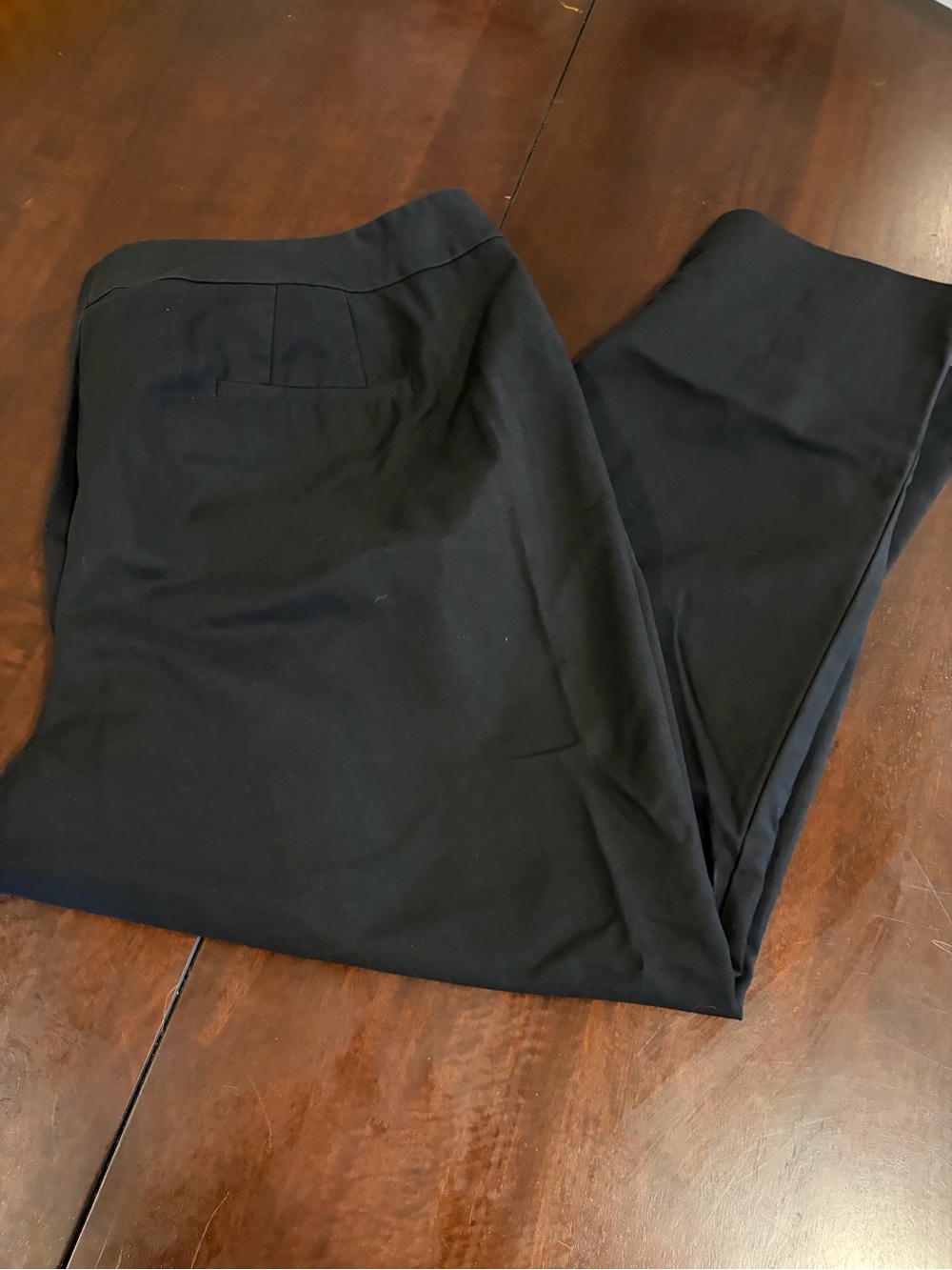 Sejour Women's Straight Leg Pants in Black